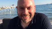 Dieses Datum wird er nicht vergessen: Dennis Lück beim Feiern in Cannes, als er 2018 bei der Löwenjagd richtig abräumen durfte...          (Bild: Klein Report)