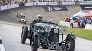 Die tollkühnen Männer in rasenden Kisten: Der Oldtimer-Anlass überzeugt auch durch geschicktes Marketing...      (Bild: IGOR/zVg)