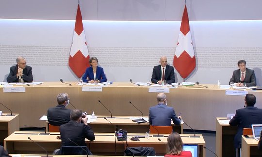 Sommaruga appellierte auffällig oft auf Deutsch, Französisch und Italienisch an den Zusammenhalt in der Bevölkerung...