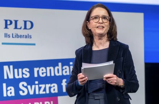 FDP-Co-Präsidentin Susanne Vincenz-Stauffacher moderierte die Delegiertenversammlung in Genf...   (Bild: FDP/zVg)