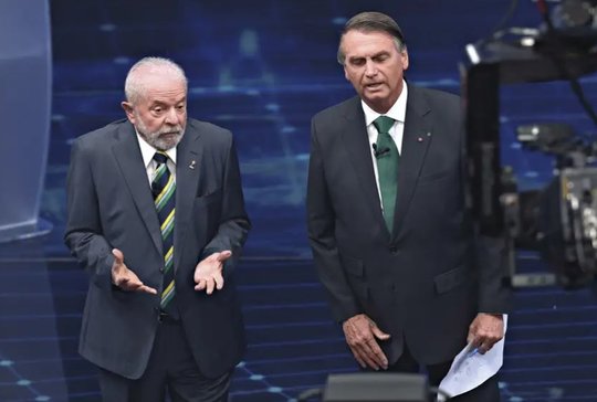 Beim Wahlkampf von Lula (l.) und Bolsonaro kochen Soziale Medien eine Woche vor dem Stichtag auf höchster Stufe...           (Bild: TV Globo)