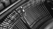 Die Mechanisierung des Schreibens ist seit über 150 Jahren am Werk. Jetzt folgt die Roboterisierung des Denkens. (Bild Wikipedia)