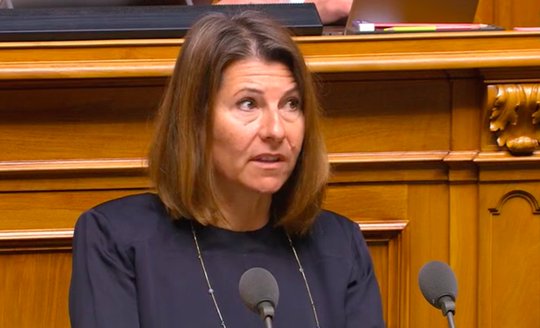 «Es gibt kein gottgegebenes Recht, Existenzen zu zerstören», sagte die Zürcher Nationalrätin Judith Bellaiche. (Screenshot parlament.ch)