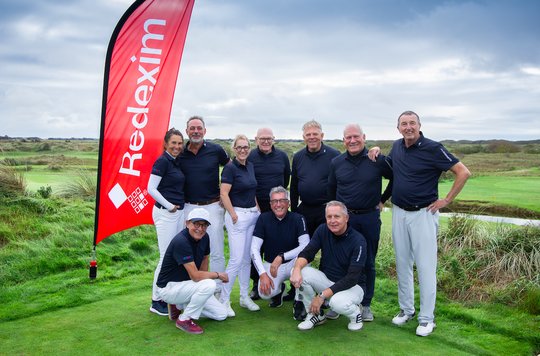 Das Team Switzerland freut sich auf dem niederländischen Golfplatz über den vierten Platz... (Bild: zVg)