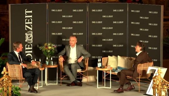 Giovanni di Lorenzo mit Jan Böhmermann und Markus Lanz im Live-Streaming des Talks über Macht und Ohnmacht des politischen Journalismus...            (Screenshot)
