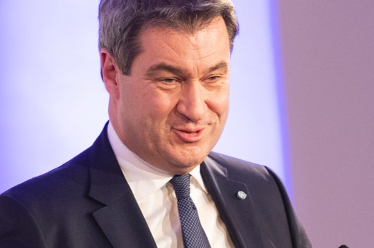 «Es ist leider leichter, den Papst zu wählen, als den Rundfunkstaatsvertrag zu ändern», kritisiert Markus Söder die laufenden Gespräche. (Bild Wikipedia)