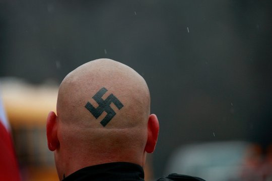 Eine Motion zum Verbot von solchen Bildern ist nun in der Sondersession des Nationalrates nächste Woche traktandiert...            (Bild: Stiftung gegen Rassismus und Antisemitismus)   