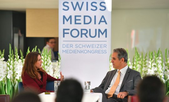 «Das SwissMediaForum ist nicht nur ein Deutschschweizer Kongress»: Die scheidende Moderatorin Susanne Wille im Gespräch mit Marcello Foa, CEO der Gruppo Corriere del Ticino.