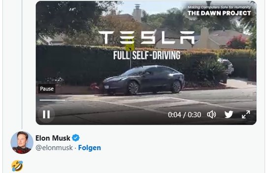 Elon Musk reagiert auf Twitter mit Humor auf den Anti-Tesla-Spot, wo sogar ein Kind überfahren wird...         (Bild: Twitter)