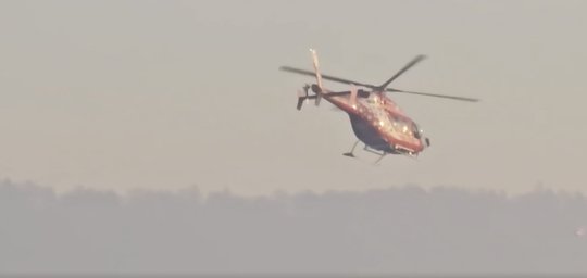 Rega-Helikopter und Flugzeuge zum Patiententransport stehen zurzeit im Dauereinsatz…    (Bild: Rega-Heil über Zürich/KR)