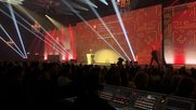 Ivo  Kummer, Filmchef beim Bundesamt für Kultur, hat die Edis vergeben. In seiner Rede hat er eindringlich gegen das Referendung zu Lex Netflix gesprochen...             (Bild: Klein Report)