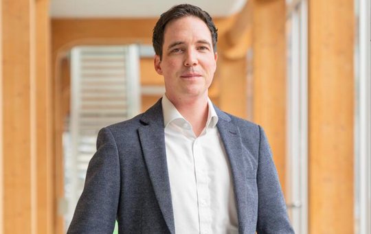 «Ich habe entschieden, dass ich meine eigenen Ansprüche an mich als Top-Journalist, präsenter Vater und gleichberechtigter Ehepartner in der aktuellen Rolle nicht zufriedenstellend erfüllen kann...»