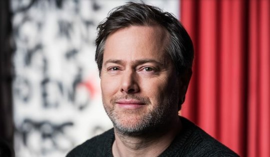 Milo Rau ist in der Schweiz regelmässig als Kritiker im «Literaturclub» auf SRF zu sehen...             (Bild: SRF)