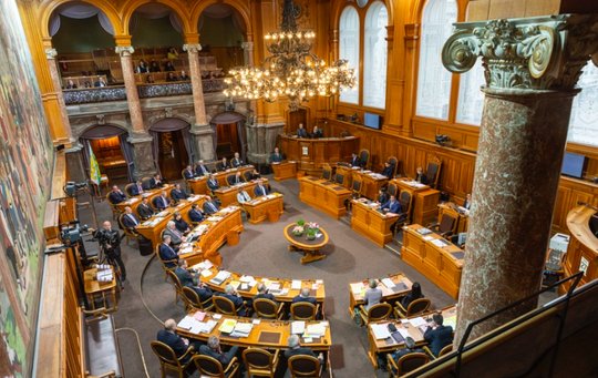 Nach einer heftigen Debatte sprach sich der Ständerat gegen eine Aufweichung des Werbeverbots aus. (Bild admin.ch)