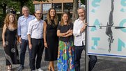 Von der APG Catia Natazzi und Christian Gotter; Gérôme Grollimund, Museum für Gestaltung Zürich, Nadja Mühlemann, Corporate Communications APG. Vom Museum für Gestaltung Zürich: Clelia Kanai, Makrom, und Direktor Christian Brändle. (v.l. Bild: B. Huber)
