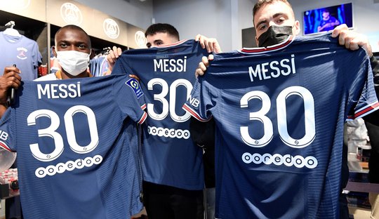 Für 158 Euro kann jeder ein kleiner Messi sein...     (Bild: PSG)