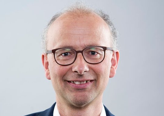 Aus Sicht des Grünen Nationalrats Michael Töngi ist es falsch, dass Medienunternehmen auf die Möglichkeit von Kurzarbeit verwiesen werden...