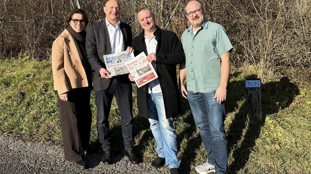 Bringen die neue Wochenzeitung gemeinsam heraus: Carmela Herzog, Walter Herzog, Ciril Moser und Sascha Moser… (v.l., Bild: zVg) 