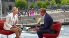 Das Open-Air-Interview wurde mit lauter Musik überschallt... (Bild: Screenshot ARD)