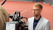 Eschler hat mit einer grossen Fachkompetenz, einem guten Sprachgefühl und seiner starken Wirkung vor der Kamera überzeugt... (Bild: blue Sport)