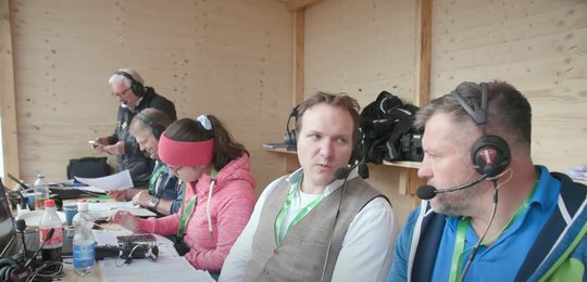 Die Reporter Crew bei der Arbeit: (v.l.) Alfons Spirig, Daniel von Euw, Laura Schelbert, Torsten Betschart und Gregor Roh….    (Bild: zVg)