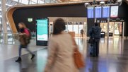 Die APG hat 44 zusätzliche Screens im Airside-Bereich aufgebaut: Damit sind 234 digitale Werbeflächen auf dem Flughafenareal verfügbar...       (Bild: zVg.)