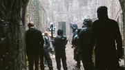 Dreharbeiten für «Metta da fein», einer ersten Serie des rätoromanischen Fernsehens. Im Mai geht es los mit der zweiten:  «L’ultim Rumantsch»…               (Bild: RTR)