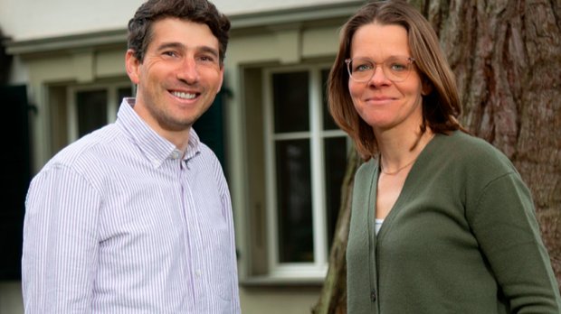 Aurel Jörg und Elisabeth Zschiedrich übernehmen die Redaktionsleitung nach der Freistellung von Annalena Müller im Mai 2025... (Bild: Screenshot Pfarrblatt Bern)