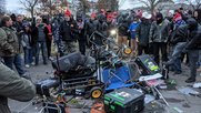 «Heute journal»-Chef Wulf Schmiese: «Die Schläger hatten auch die Video-Telefone gekapert und versuchten, unseren Schaltraum durch Droh-Anrufe zu terrorisieren.» (Bild: Twitter/@ethevessen)