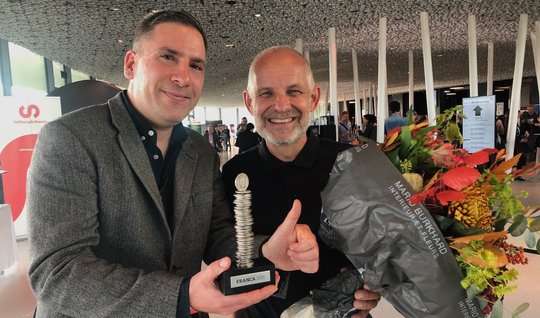 Matthias von Allmen (li.) vom Sozialwerk Pfarrer Sieber und Adrian Schaffner gewinnen dank ihrer Spende-Kampagne... (Bild: zVg)