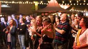 Vom 30. Juli bis 14. August sollen sich die Menschen in Locarno wieder stilvoll über Kultur austauschen...                (Bild: Locarno Film Festival)