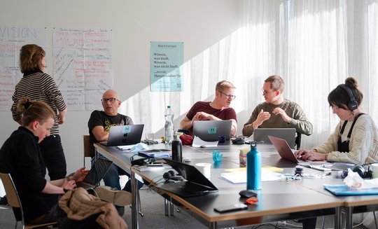 Bittet Abonnenten um «Planungssicherheit»: Blick in die Redaktion der «Hauptstadt» an der Berner Belpstrasse (Bild zVg)