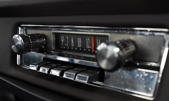 Die Verschiebung der UKW-Abschaltung auf Ende 2024 sei für die Radioveranstalter «mit Kosten in mehrstelliger Millionenhöhe verbunden»... (Bild: Cottonbro/Pexels)