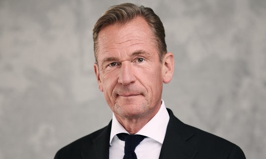 «In der EU sollte es Plattformen verboten sein, private (also persönlichkeitsrelevante und sensible) Daten zu speichern», forderte Mathias Döpfner...
