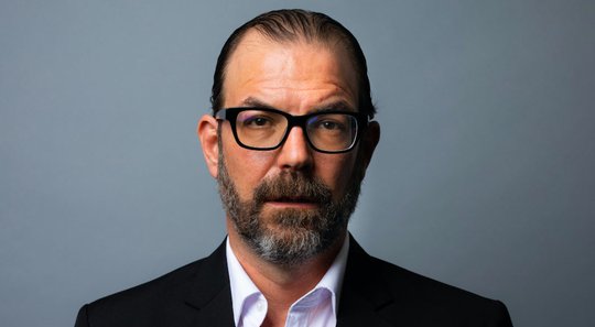 Er folgt auf Leo Lüthy: Dominik Hug. Seit 2010 leitet er das People-Ressort der Blick-Gruppe. (Bild © Riniger Axel Springer Schweiz)