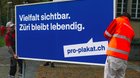 Der Zusammenschluss von Organisationen, Verbänden und Unternehmen bringt das Plakat in Stellung gegen Werbeverbote... (Bild: zVg)