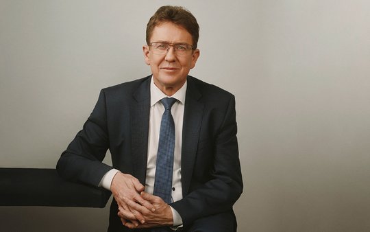 Ist noch kein begeisterter SRG-Fan: Medienminister Albert Rösti... (Foto: admin.ch)