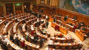 Ob unter dem Strich tatsächlich mehr Geld bei den Sendern ankommt, bleibt offen... (Bild: Wikipedia)