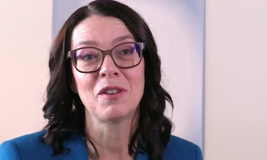 Etwas für dumm verkauft? Oder gibt es wirklich noch so viele Digital-Naive in der Schweiz?...       (Bild © Screenshot Youtube SRF)