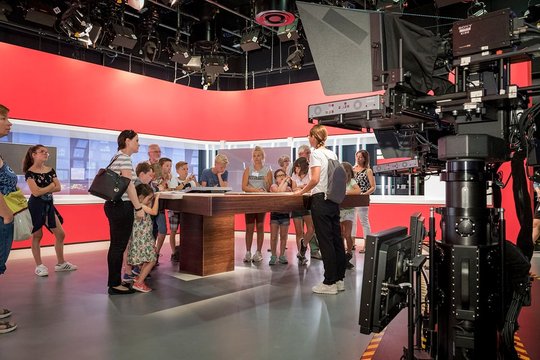 Der Stolz bei Führungen durch das Studio. Ein Ärgernis aber für die Redaktion von «G&G». Dort sieht man jetzt Rot...         (Bild: SRF)