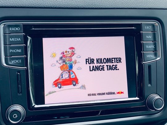 Das DAB Network kann der Werbung im Auto Flügel verleihen...