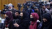 Afghanische Journalistinnen und Journalisten, hier bei einer Pressekonferenz in Kabul, führen ein gefährliches Leben...(Bild: Reporter ohne Grenzen, alliance / EPA / Samiullha Popalzai)