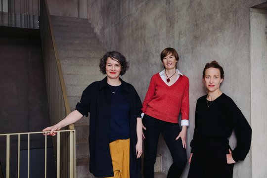 Emilie Bujès, Künstlerische Leiterin von Visions du Réel; Sophie Bourdon, designierte Head of Industry; Martine Chalverat, Administrative und Operationelle Leiterin (v.l.)...            (Bild: zVg)