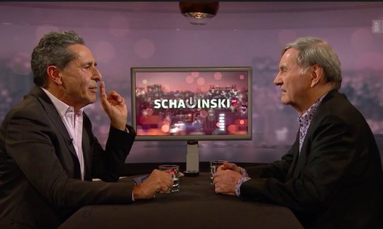 SRF-Ombudsmann Roger Blum musste sich in der Sendung von Roger Schawinski für seine Kritik am Talk-Master rechtfertigen...