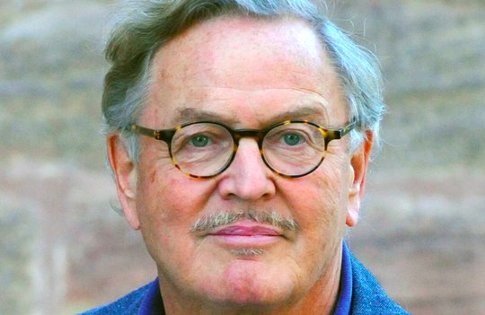 Peter Knechtli kann’s nicht lassen: «Wer aber Journalismus als Lebenshaltung versteht, schreibt weiter.» (Bild zVg)
