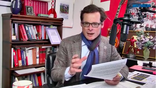 Unverblümtes Loblied auf eine Investment-Firma, ohne jede Deklaration als Werbung: Roger Köppfel in action. (Bild Screenshot Youtube)