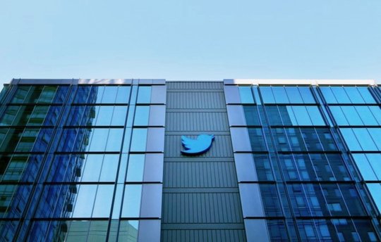 Beeinflussung und Manipulation von Twitter-Mitarbeitenden machen dem Kurznachrichtendienst zu schaffen...