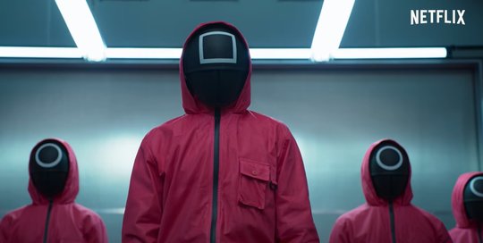 Die koreanische Reihe lässt sich erst seit dem 17. September bei Netflix streamen und steht nun in 66 von 83 Ländern an erster Stelle der meistgeschauten Serien... (Bild: Screenshot Youtube)