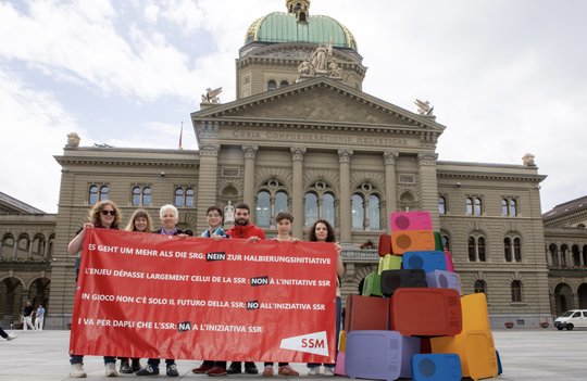 Am Montag hat die Sommersession begonnen: SSM-Komitee vor dem Bundeshaus... (Bild: SSM/zVg, David Fürst)