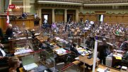 Der Nationalrat hat hinter Plexiglas getagt. Trotzdem ist der Durchblick bei der Medienförderung nicht einfacher geworden...